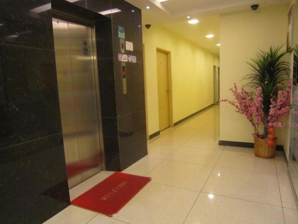 Hotel City Comfort Inn Puchong Kültér fotó