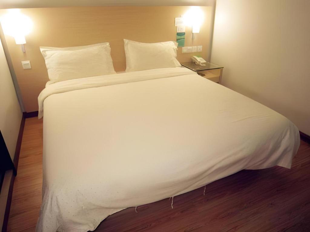 Hotel City Comfort Inn Puchong Kültér fotó