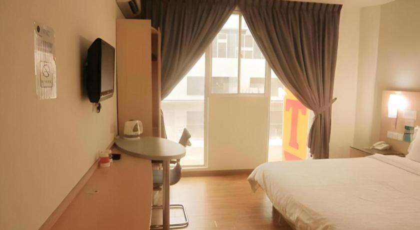 Hotel City Comfort Inn Puchong Kültér fotó