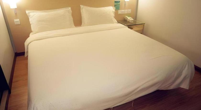 Hotel City Comfort Inn Puchong Kültér fotó